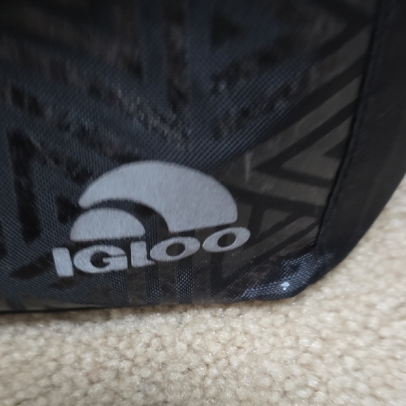 3/$15 Deal 🎉 Igloo Geometric Black Tote / Lunch Bag - Picture 10 of 10